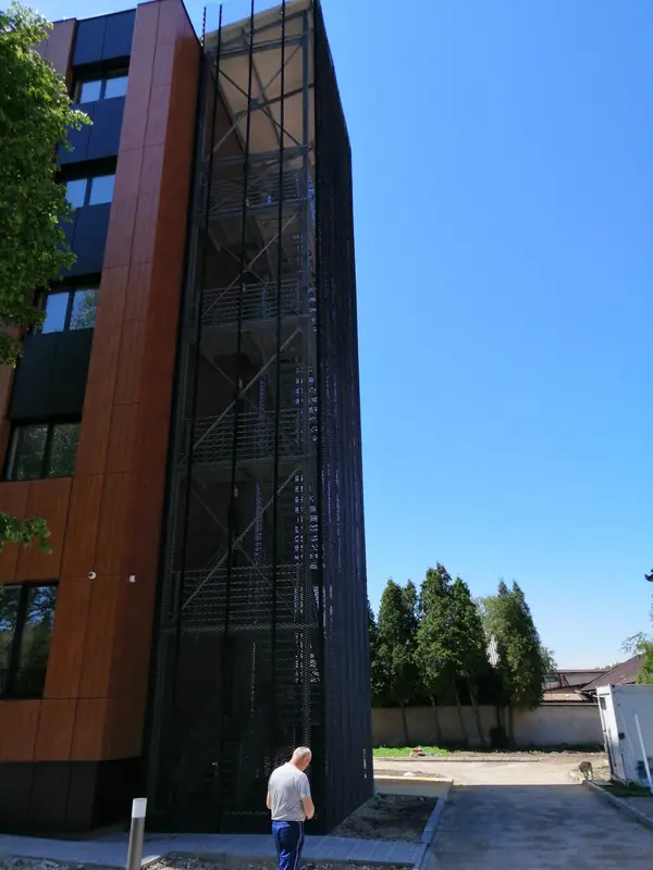 Industrijsko metalno stepenište